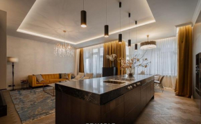 OLD TOWN LUXURY 3bd APARTMENT
